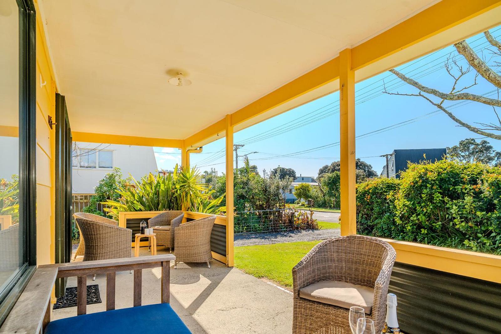 Fun Family Bach, Close To Beach And Shops! Waihi Exterior foto